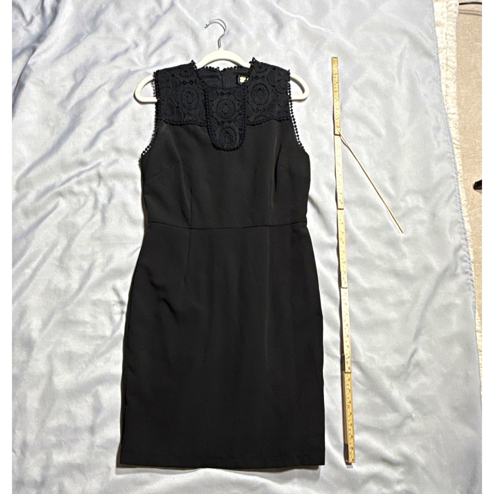 Alexia Admor Black Lace Yoke Sheath Dress M Sleeveless Knee Length Zip